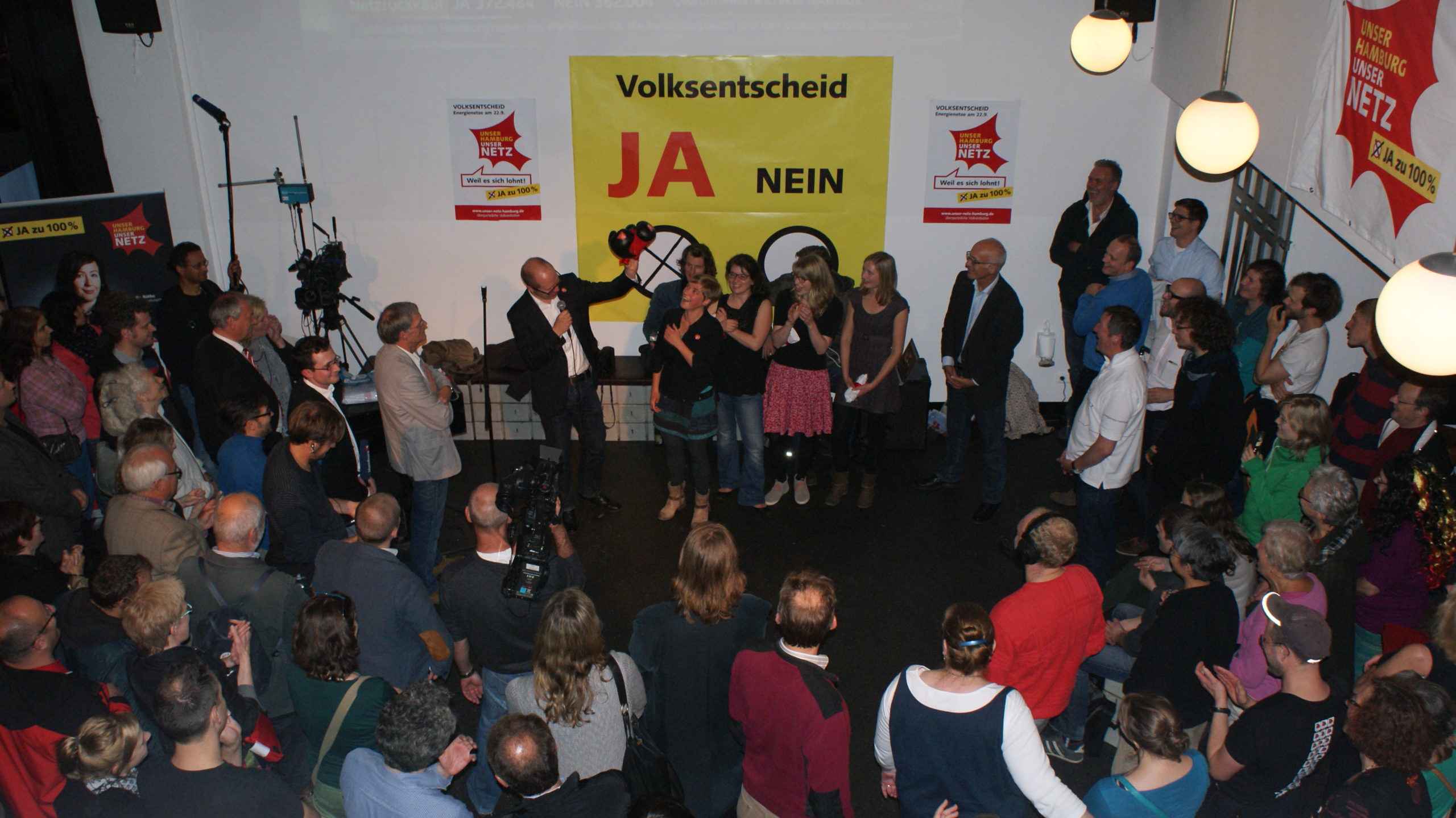 ROBIN WOOD und der Volksentscheid Hamburg: Vattenfall und E.on sind abgewählt.
