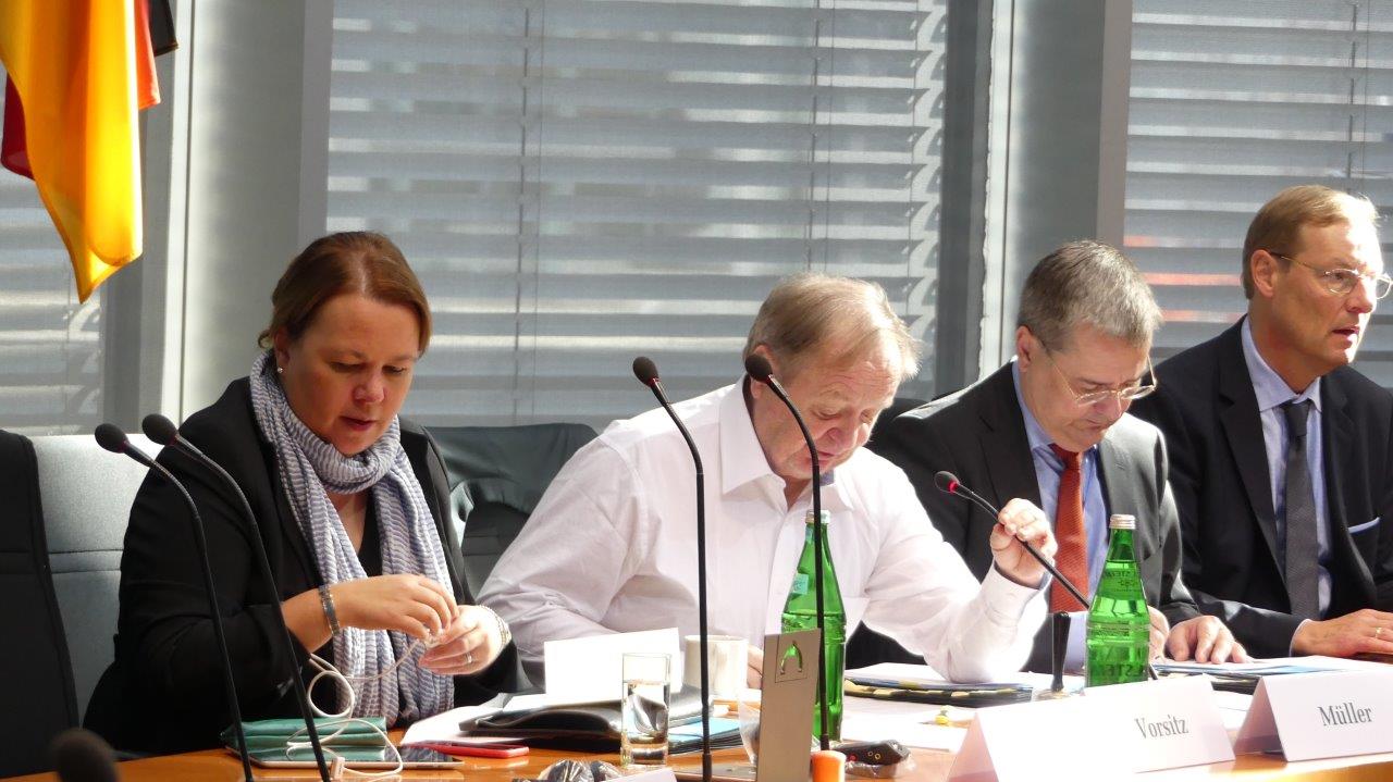 A-muell-KommissionHeinenEsser-Mueller-102015