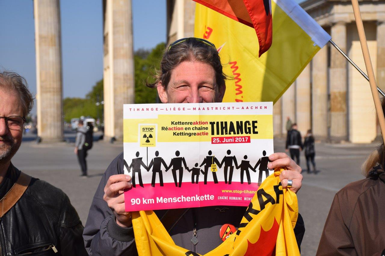 Menschenkette gegen Atomkraft: Stoppt Tihange und Doel – Uranbrennstoffexporte aus Gronau und Lingen verbieten!