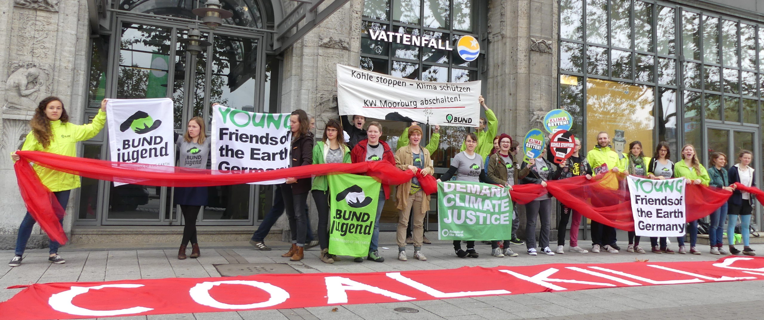COP23 und Klimaschutz: Initiative Kohle Stoppen Hamburg – Rote-Linie-Aktion Rathausmarkt 10/11/2017