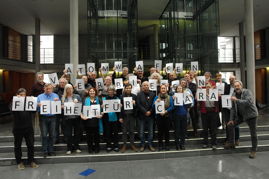 Solidarische Grüße aus dem Bundestag: Atomwaffen verbieten – Freiheit für Clara