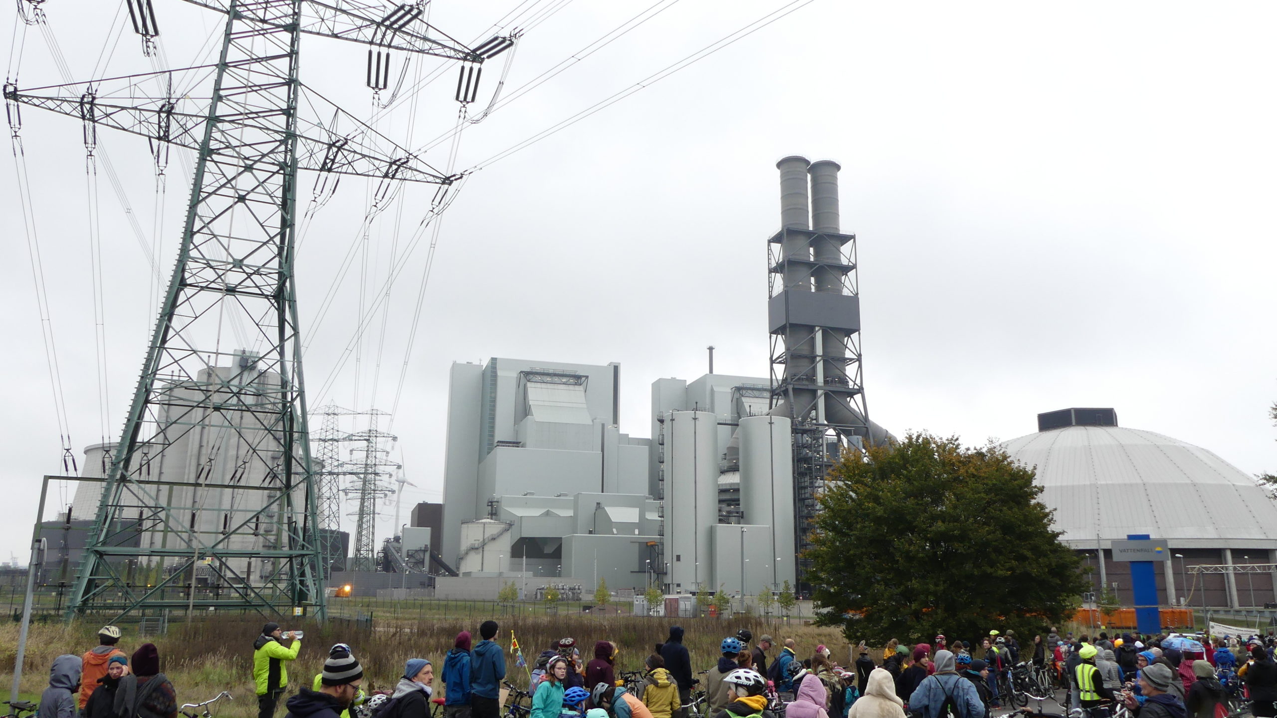 System Change oder System Relevant? Kohleausstiege in der Verlängerung – Linke in Hamburg fordert Sommerpause für Kohle-Klimakiller